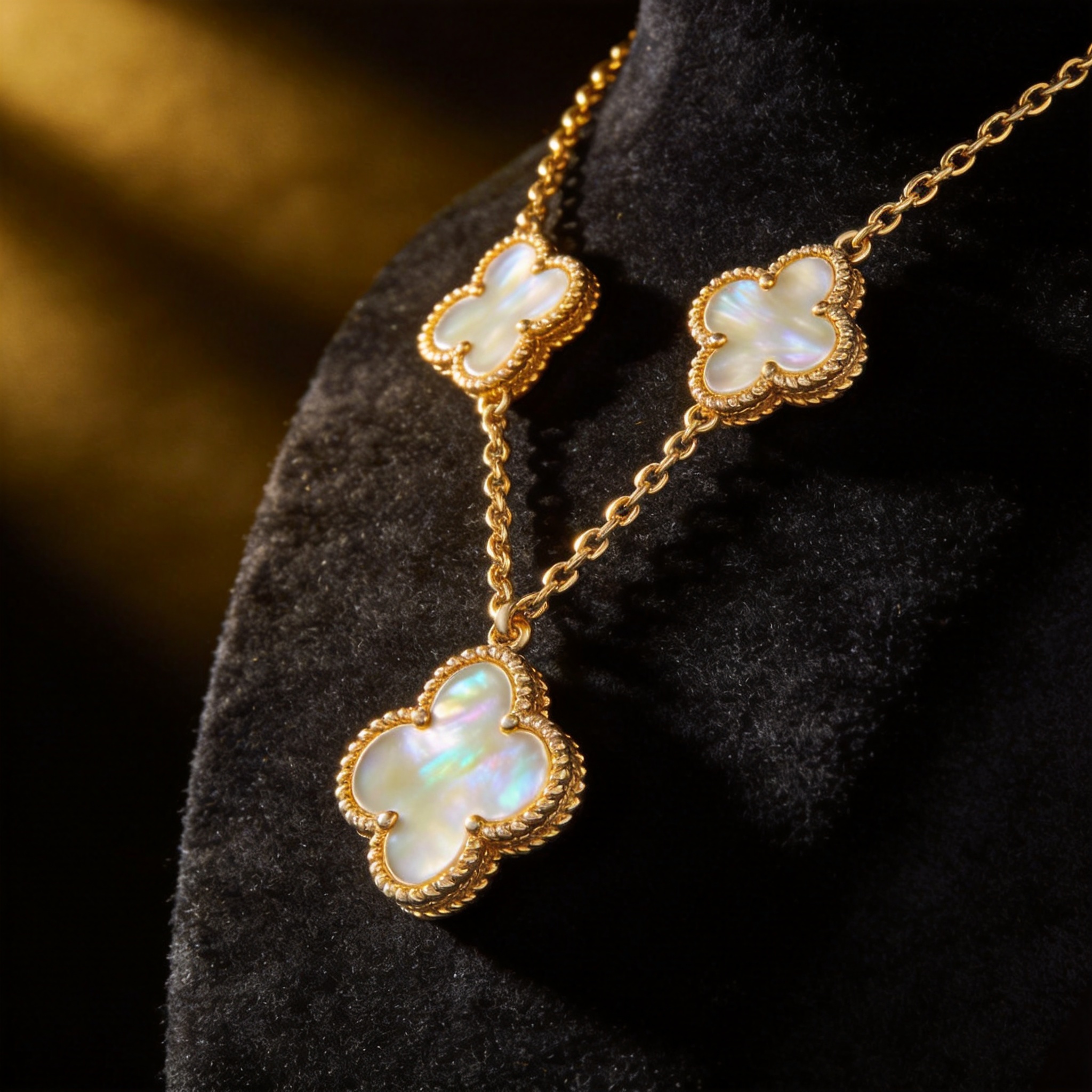Van Cleef & Arpels Alhambra